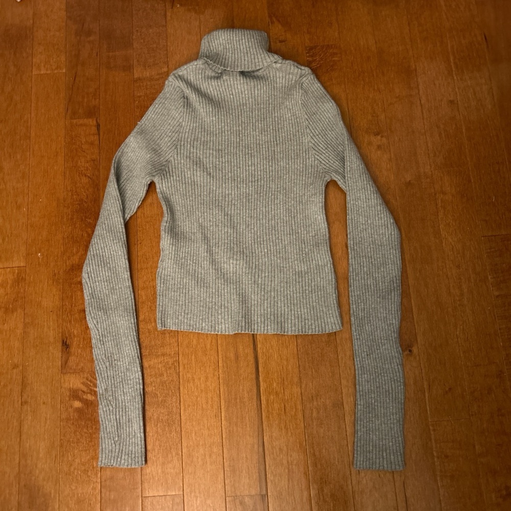 Forever 21 Light Gray Ribbed Turtleneck Sweater